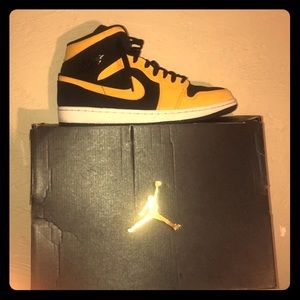 air Jordan retro 1s size 10 (open to trades)